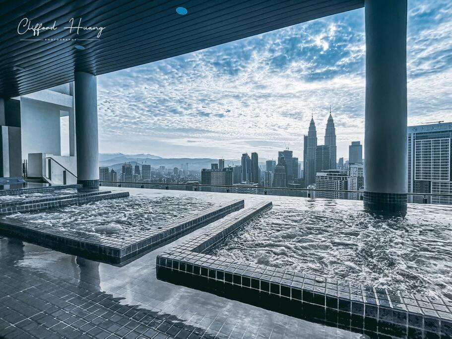 The Colony By Infinitum Best Pool View Klcc Trx Merdeka 118 Kl Tower Kuala Lumpur Exterior foto